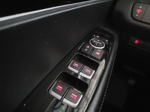 Used 2020 Kia Sorento LX image 27