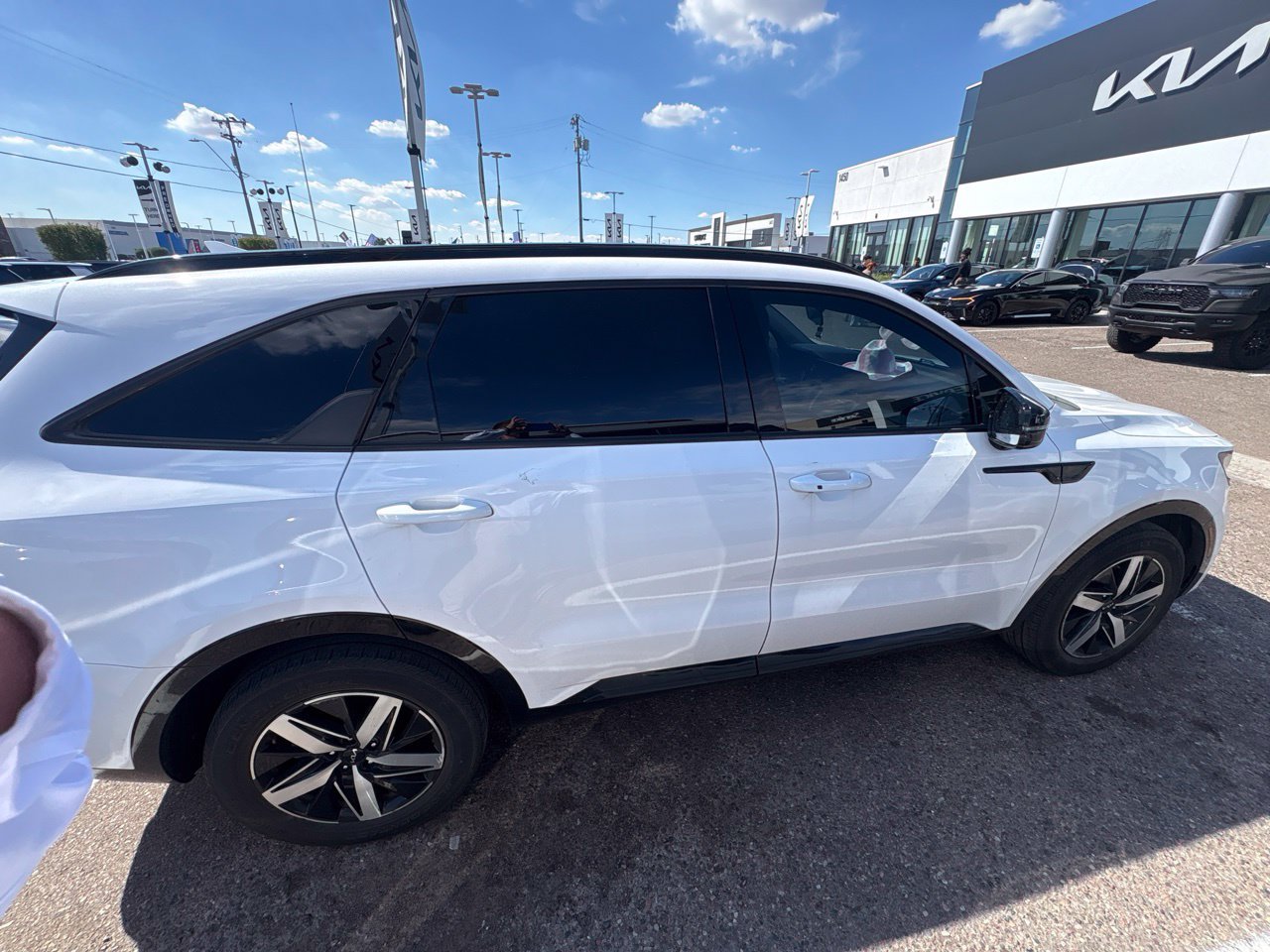 Certified 2023 Kia Sorento S w/ Panoramic Sunroof Package FWD image 6