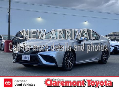 Certified 2022 Toyota Camry SE image 1