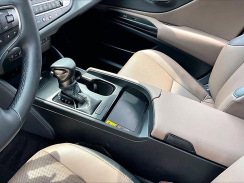 Used 2024 Lexus ES 350 w/ Premium Package image 14