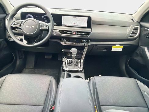 New 2026 Kia Seltos EX FWD image 12