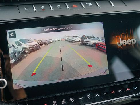 New 2026 Jeep Grand Cherokee Altitude image 24