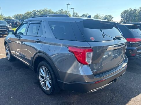 Used 2023 Ford Explorer XLT w/ Equipment Group 202A AWD/4WD image 3
