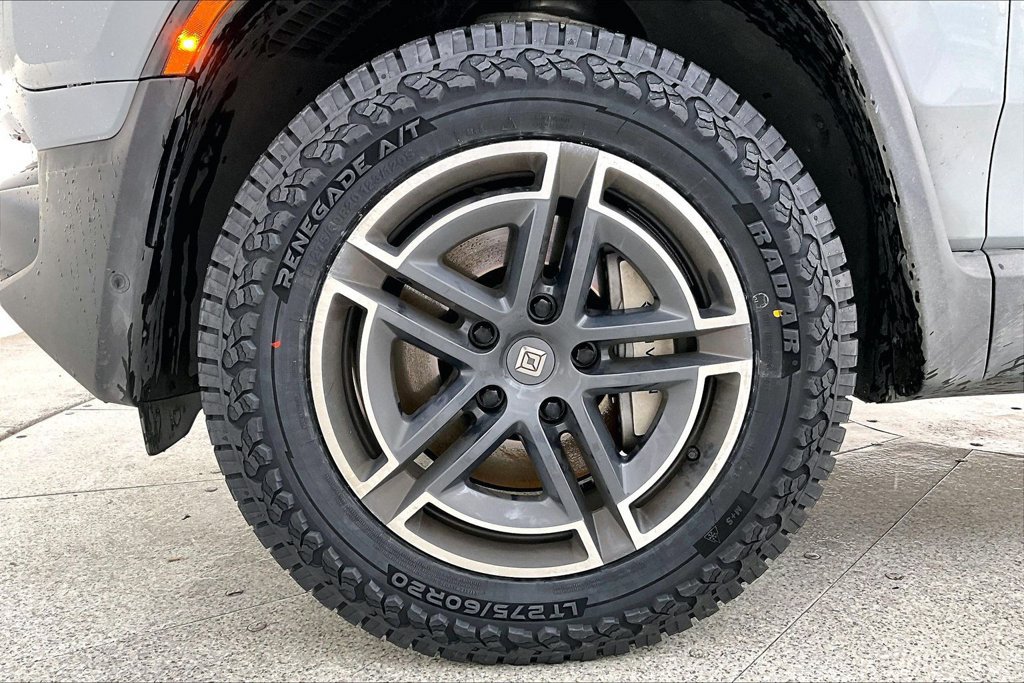 Used 2025 Rivian R1T Adventure Dual AWD/4WD image 10