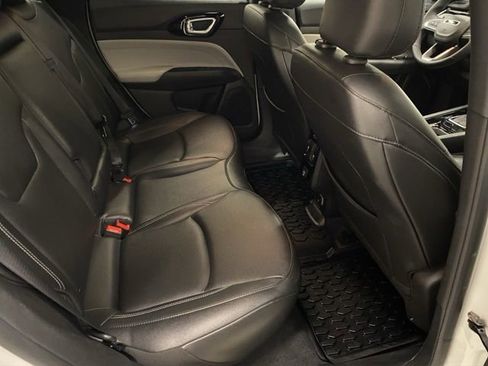 Used 2025 Jeep Compass Limited image 22