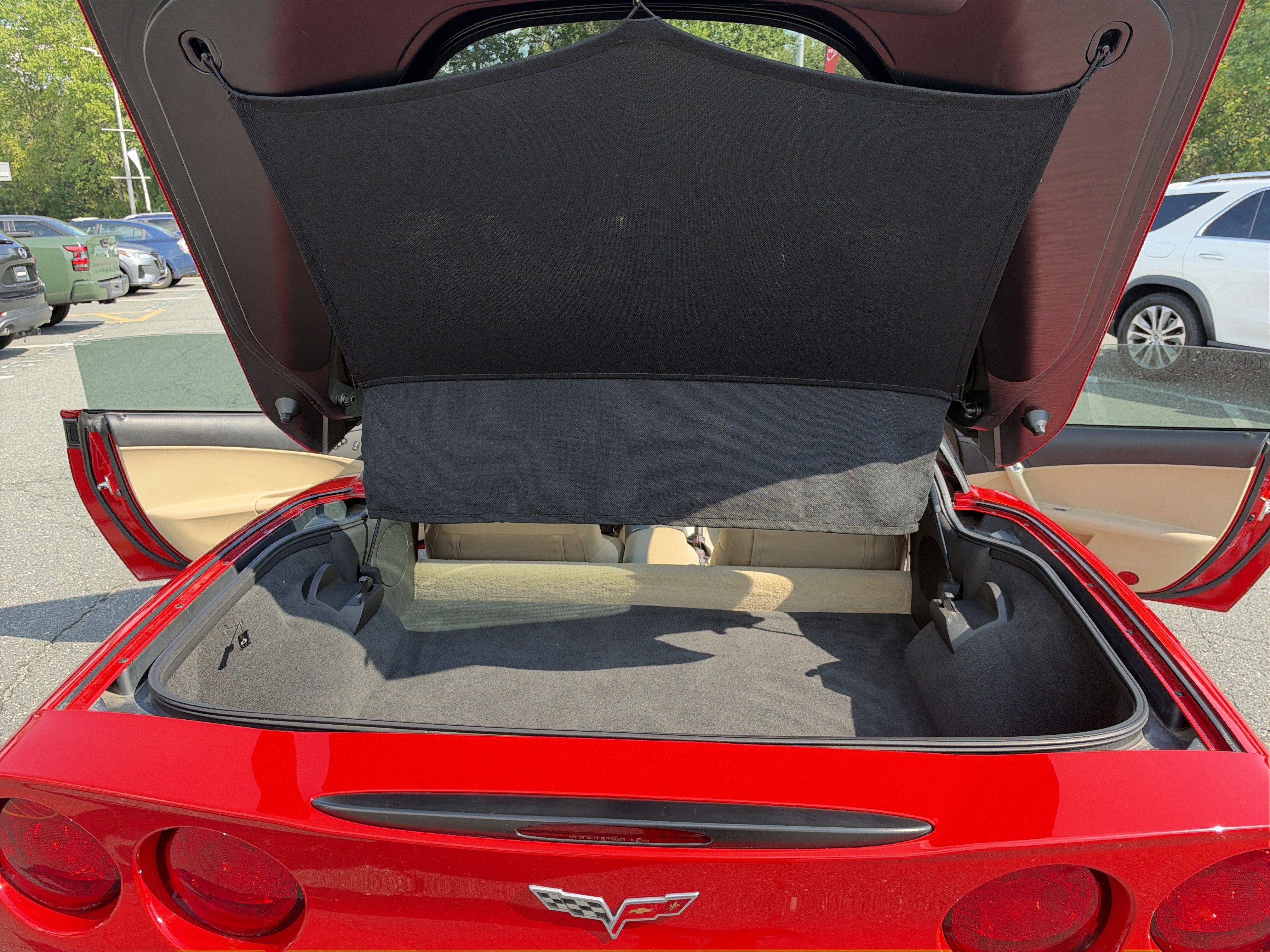 Used 2005 Chevrolet Corvette Coupe w/ Preferred Equipment Group RWD image 21