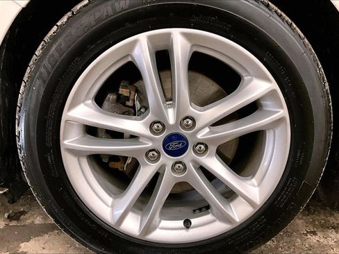 Used 2018 Ford Fusion SE w/ Fusion SE Technology Package image 8