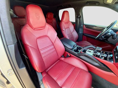 Used 2023 Porsche Cayenne GTS image 15