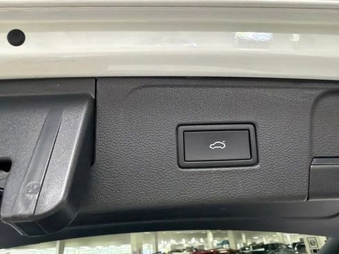Used 2023 Volkswagen Atlas SEL AWD/4WD image 14