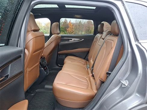 Certified 2023 Lincoln Nautilus Reserve image 11