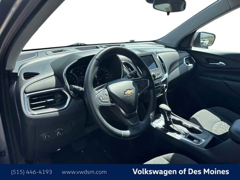 Used 2023 Chevrolet Equinox LT image 2