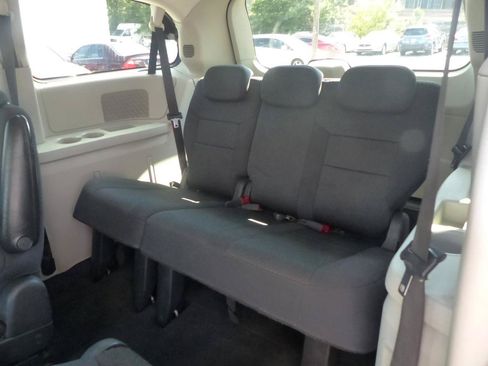 Used 2010 Dodge Grand Caravan SXT FWD image 18