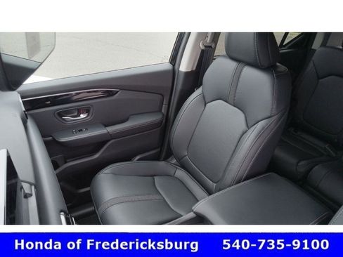 Used 2025 Honda Pilot EX-L image 28