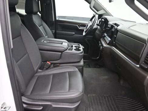 Used 2025 Chevrolet Silverado 1500 LT w/ Leather Package AWD/4WD image 9