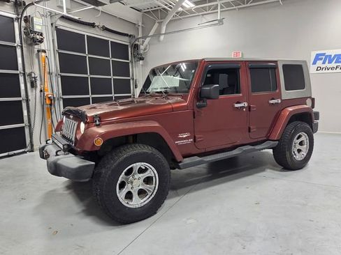 Used 2007 Jeep Wrangler Unlimited Sahara w/ Dual Top Group RWD image 3