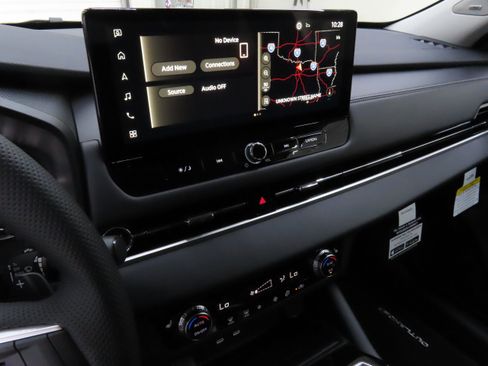 New 2025 Mitsubishi Outlander SE image 16