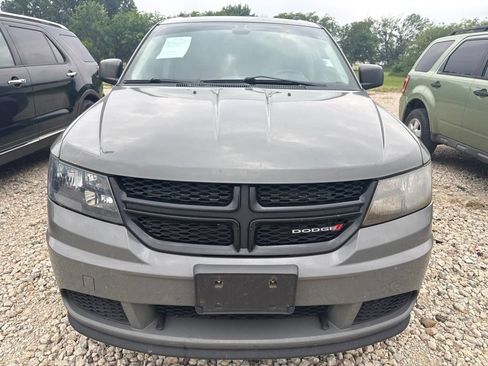 Used 2020 Dodge Journey SE w/ SE Popular Equipment Group FWD image 2