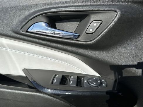 Used 2024 Chevrolet Trax LT image 23