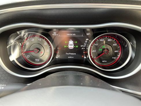 Used 2017 Dodge Charger SXT w/ Rallye Group image 32