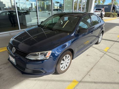 Used 2014 Volkswagen Jetta S FWD image 2