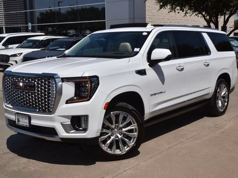 Used 2024 GMC Yukon XL Denali w/ Advanced Technology Package AWD/4WD image 46