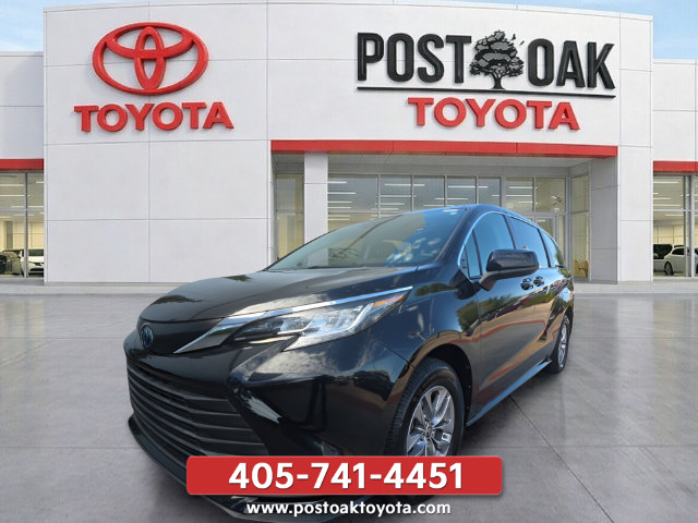 Used 2022 Toyota Sienna LE FWD image 1