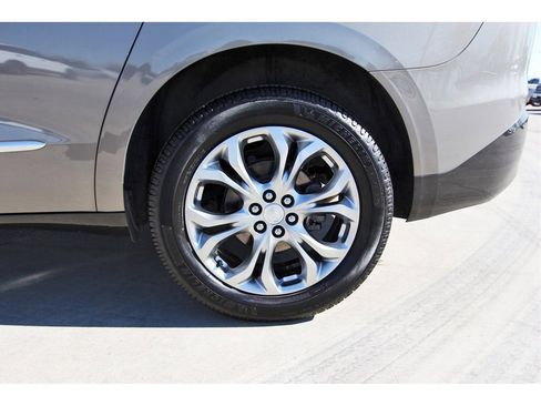 Used 2018 Buick Enclave Avenir w/ Avenir Technology Package image 36
