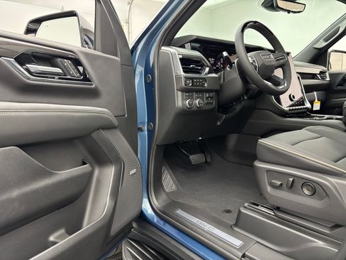 New 2026 GMC Yukon Elevation w/ Elevation Premium Package AWD/4WD image 20