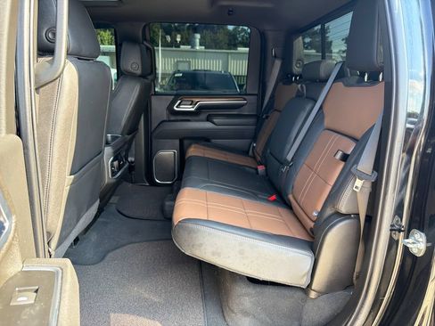 Used 2025 Chevrolet Silverado 3500 High Country w/ High Country Premium Package AWD/4WD image 25