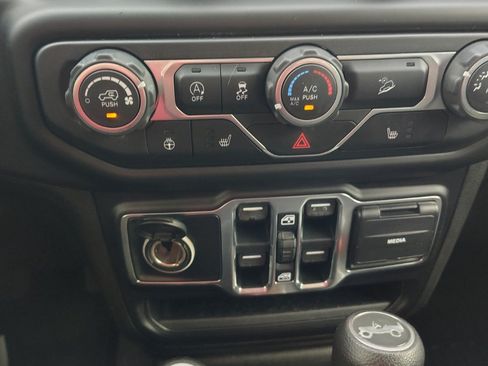 Used 2019 Jeep Wrangler Unlimited Sport S AWD/4WD image 25