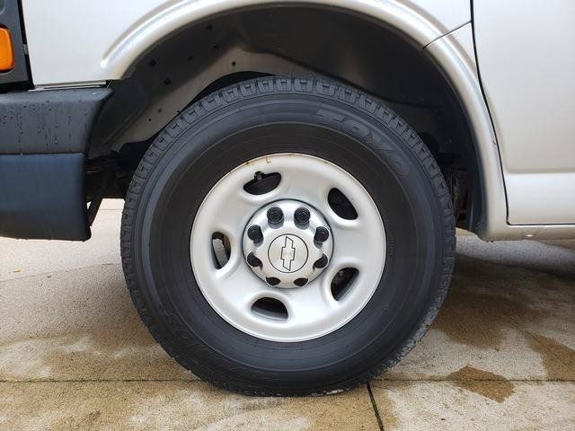 Used 2016 Chevrolet Express 2500 LS RWD image 27