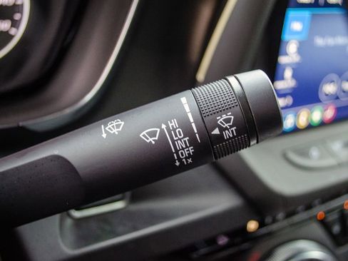 Used 2022 Chevrolet Camaro LT w/ Technology Package RWD image 19