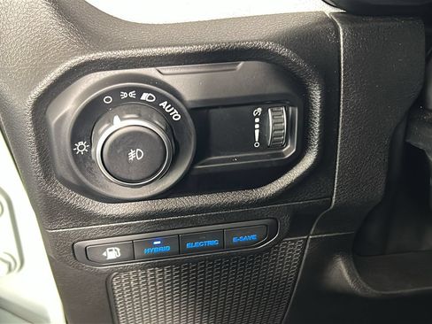 Used 2024 Jeep Wrangler Unlimited AWD/4WD image 22