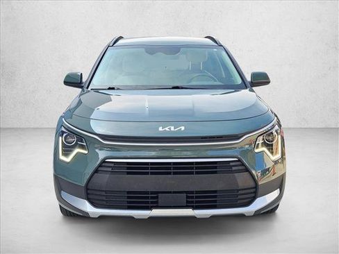 Used 2023 Kia Niro EX FWD image 2