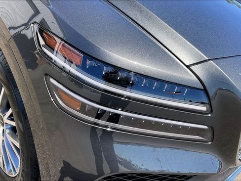 Certified 2025 Genesis GV80 2.5T Standard AWD/4WD image 28