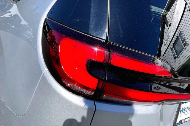 Used 2024 Chrysler Pacifica Touring-L FWD image 23