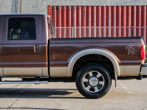 Used 2012 Ford F250 Lariat w/ Lariat Interior Pkg AWD/4WD image 17