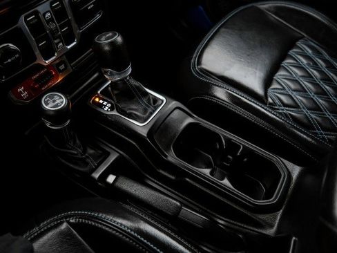 Used 2021 Jeep Wrangler Unlimited Rubicon 4xe w/ Cold Weather Group AWD/4WD image 23