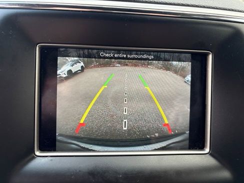 Used 2018 Jeep Grand Cherokee Laredo image 30