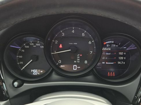 Used 2024 Porsche Macan AWD/4WD image 21
