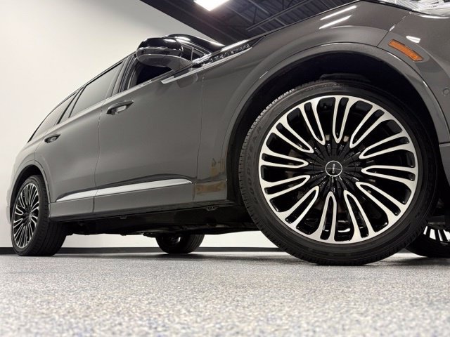 Used 2023 Lincoln Aviator Black Label AWD/4WD image 3