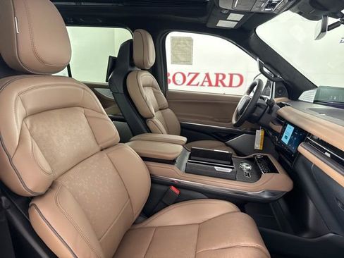 New 2025 Lincoln Navigator L Black Label image 20