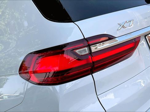 Used 2021 BMW X7 xDrive40i w/ Premium Package AWD/4WD image 32