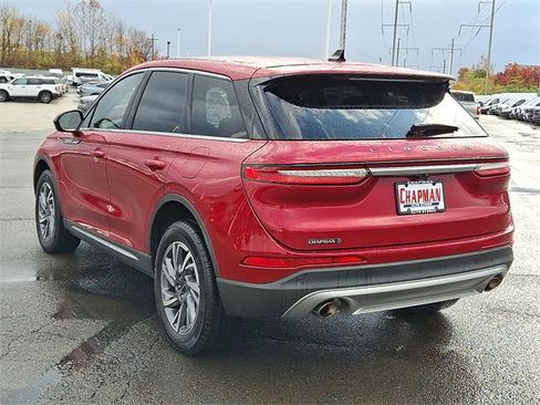 Used 2023 Lincoln Corsair AWD image 4