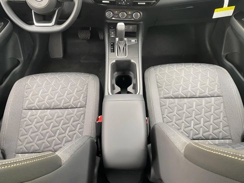 Used 2026 Nissan Kicks SV FWD image 16