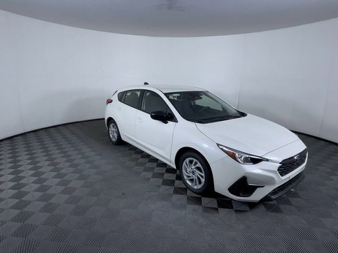 Used 2025 Subaru Impreza 2.0i image 2