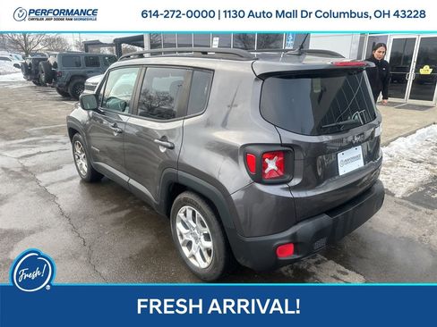 Used 2016 Jeep Renegade Latitude w/ Cold Weather Group image 6