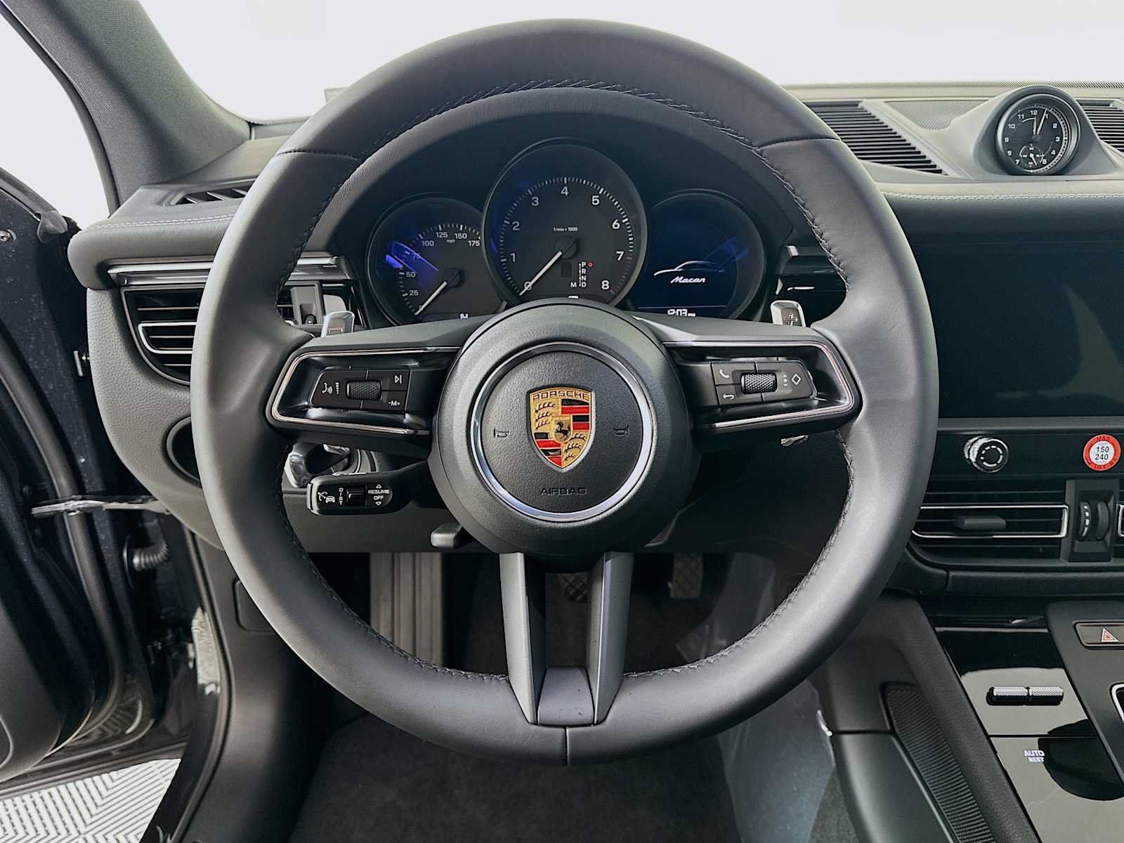 Used 2026 Porsche Macan AWD/4WD image 14