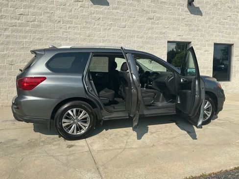 Used 2020 Nissan Pathfinder S AWD/4WD image 11