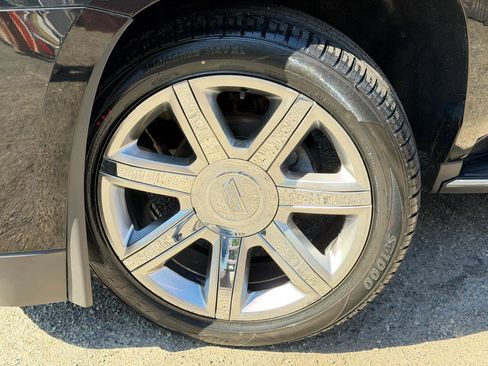 Used 2018 Cadillac Escalade Luxury AWD/4WD image 94